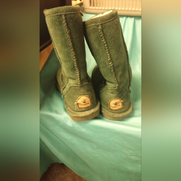 Bearpaw Size 6 Green Mukluks - Picture 4 of 4